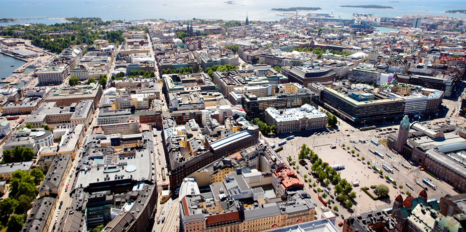 Fennia-kortteli sijaitsee Helsingin rautatieaseman kupeessa.