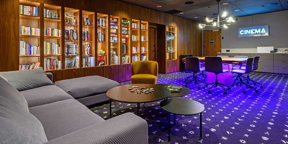 Housemarquen Board Game Room tarjoaa lokoisat puitteet pelailuun ja palautumiseen.